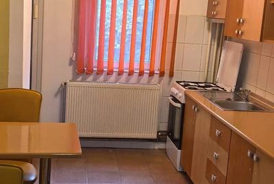 Apartament cu 3 camere decomandat în Torontalului