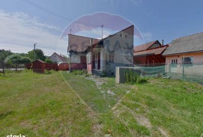 Casă cu 4 camere decomandat cu Teren 2732 Mp în Câmpulung la Tisa