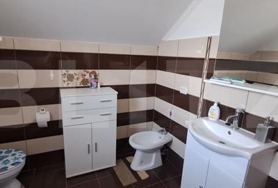 Casă cu 4 camere cu Teren 320 Mp în Central