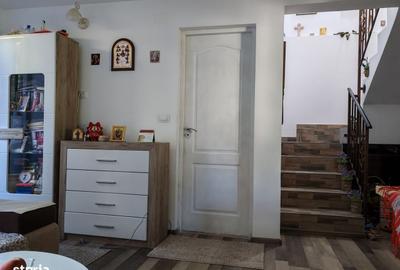 Casă cu 4 camere cu Teren 530 Mp în Răzvad