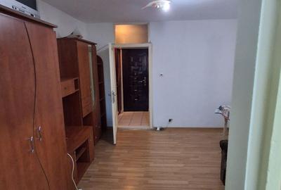Garsonieră decomandată în Iosia