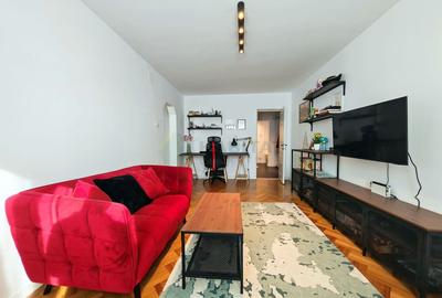 Apartament cu 4 camere semidecomandat, mobilat în Olteniței