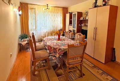 Apartament cu 4 camere semidecomandat în Micro 16