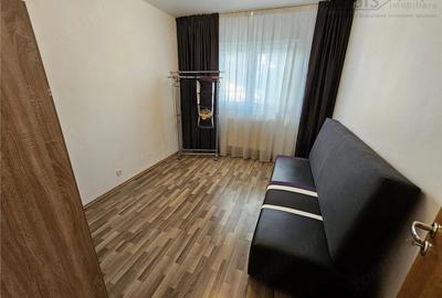 Apartament cu 4 camere în Astra