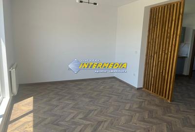 Duplex cu 4 camere cu Canalizare în Est - 3