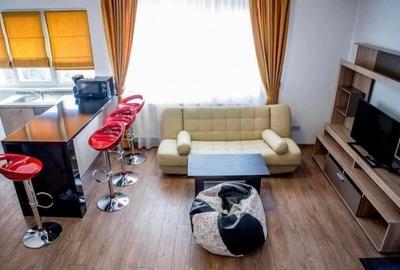 Apartament cu 5 camere decomandat în 7 Noiembrie - 1