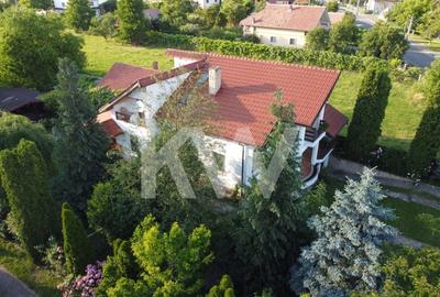 Casă individuală cu 6 camere cu Canalizare în Central - 3