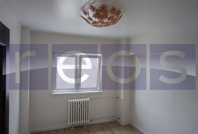 Apartament cu 4 camere semidecomandat în Ștefan cel Mare