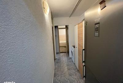 Apartament cu 3 camere decomandat în Apusului