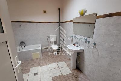 Casă individuală cu 8 camere cu Canalizare în Mehala - 13