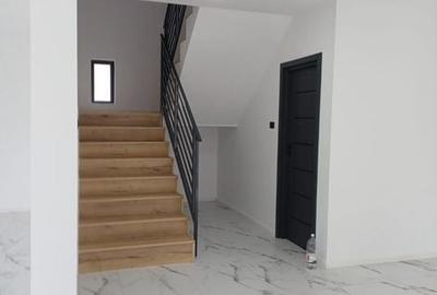 Casă cu 4 camere cu Teren 200 Mp în Central - 8