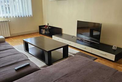 Apartament cu 3 camere decomandat, mobilat în Alfa - 8