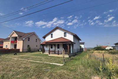 Casă cu 5 camere cu Teren 500 Mp în Frumușeni - 9