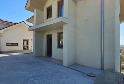 Casă cu 5 camere cu Teren 500 Mp în Podgoria - 14