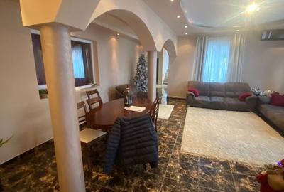 Casă cu 4 camere cu Teren 1600 Mp în Central - 8