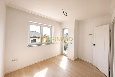 Duplex cu 4 camere cu Canalizare în Ipotești - 13
