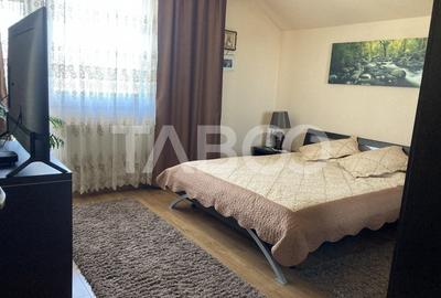 Casă individuală cu 7 camere cu Canalizare în Vasile Aaron - 1