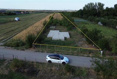 Teren intravilan de 4957 mp, în Golești