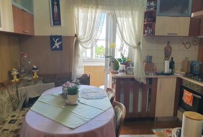 Apartament cu 3 camere decomandat în Ostroveni - 11