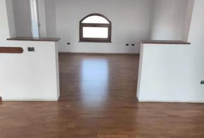 Casă cu 7 camere cu Teren 2500 Mp în Marginea - 8