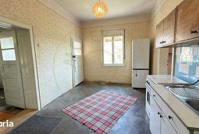 Casă cu 4 camere cu Teren 1955 Mp în Petrești - 19