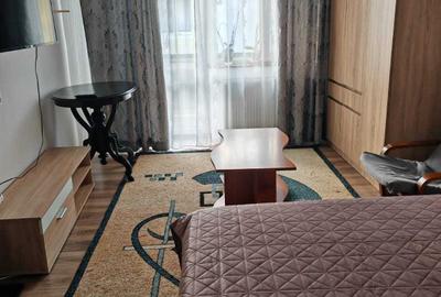 Garsonieră decomandată în Central