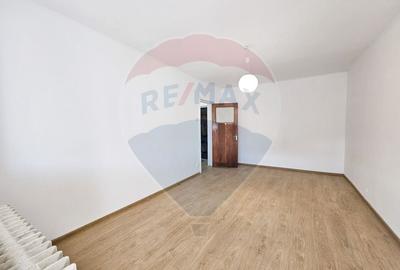 Apartament cu 3 camere decomandat în Drumul Taberei - 2