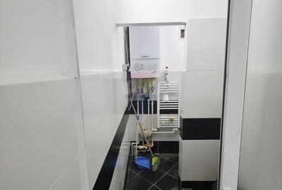 Spațiu comercial, de 68 mp, în Central - 8