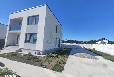 Casă cu 4 camere cu Teren 340 Mp în Malu Mare - 9