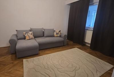 Apartament cu 2 camere decomandat, mobilat în Central