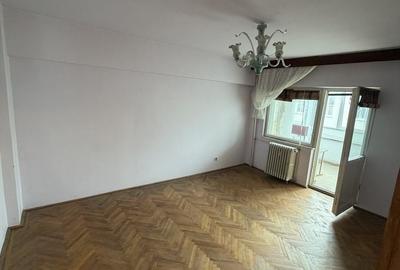 Apartament cu 3 camere în Republicii