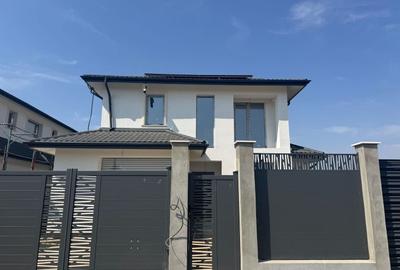 Casă individuală cu 5 camere cu Canalizare în Tunari