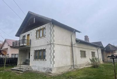 Casă cu 4 camere cu Teren 625 Mp în Central - 2