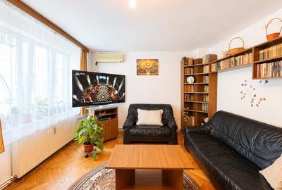 Apartament cu 4 camere decomandat, mobilat în Lipovei
