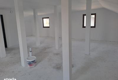 Casă cu 5 camere cu Teren 400 Mp în Central
