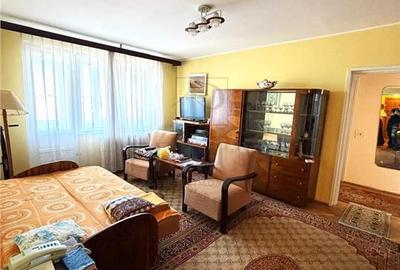 Apartament cu 3 camere semidecomandat în Aradului - 1