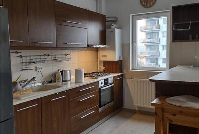 Apartament cu 4 camere decomandat în Central - 1