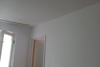 Apartament cu 3 camere semidecomandat în Brătianu