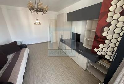 Apartament cu 2 camere decomandat în Centrul Civic