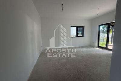 Casă individuală cu 5 camere cu Canalizare în Sânandrei