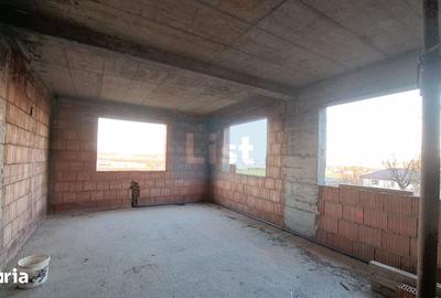 Casă cu 5 camere cu Teren 630 Mp în Apahida