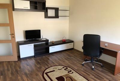 Apartament cu 2 camere decomandat, mobilat în Apărătorii Patriei