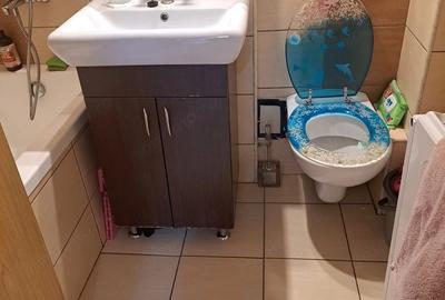 Garsonieră decomandată în Central