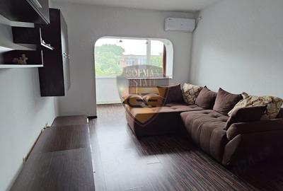 Apartament cu 3 camere decomandat, mobilat în Dacia