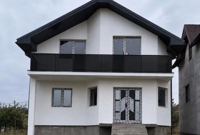 Casă cu 4 camere cu Teren 360 Mp în Apahida