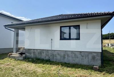 Casă cu Teren 528 Mp în Corunca