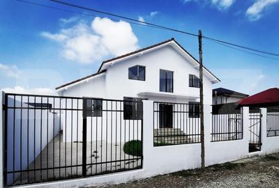 Casă individuală cu 4 camere cu Teren 250 Mp în Lascăr Catargiu