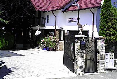 Casă cu 4 camere cu Teren 750 Mp în Central