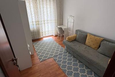 Apartament cu 3 camere decomandat în Exterior Vest
