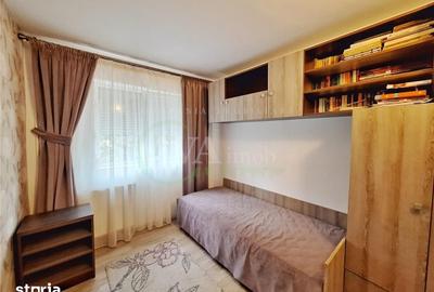 Apartament cu 3 camere semidecomandat în Republicii